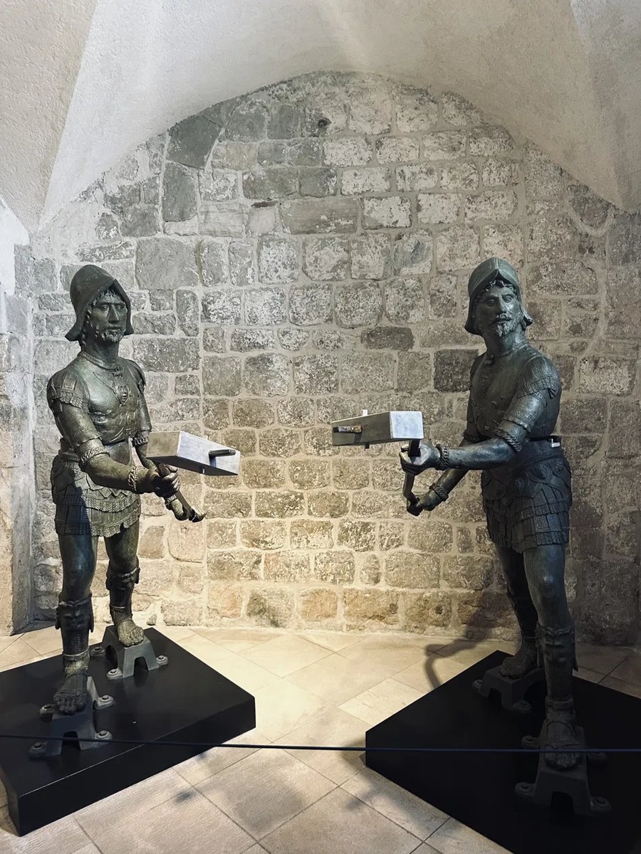 Knight statues in the Rector's Palace armory