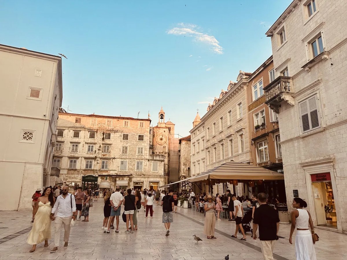 Golden hour in Split's People's Square